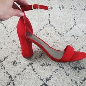 Red stripped heels size 9.5 3inch heel hight by Worthington brand New